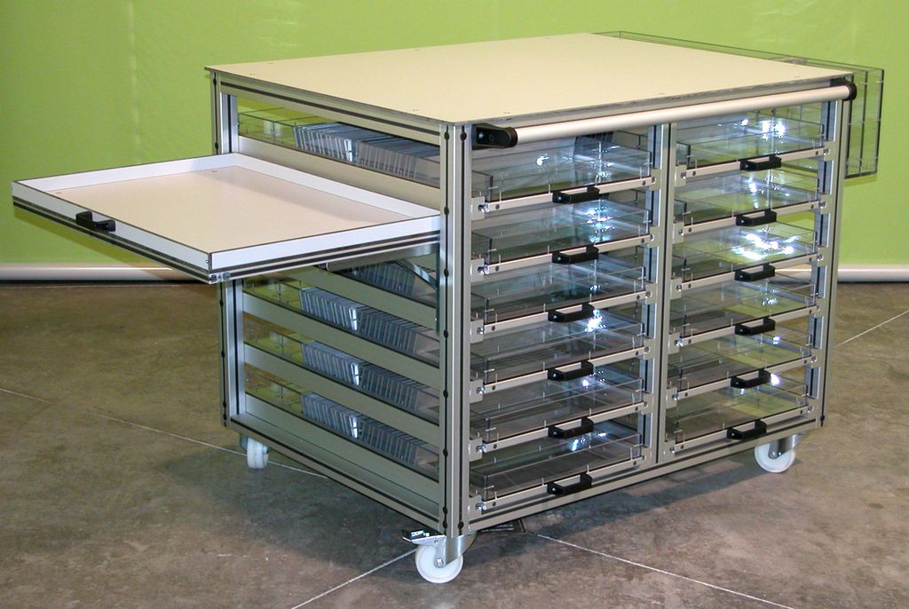 Mobilier technique sur mesure, conçu pour répondre aux exigences spécifiques de votre projet.