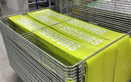 Sérigraphie sur une banderole de sécurité
