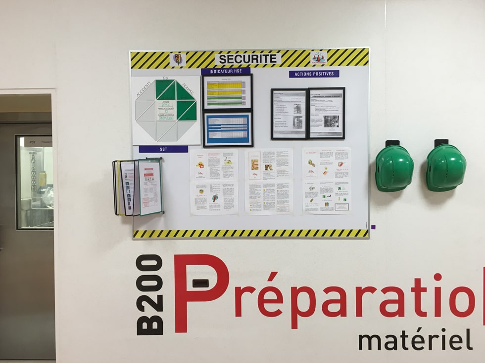 Impression de signalétique dédiée au management visuel, pour une communication claire et efficace.